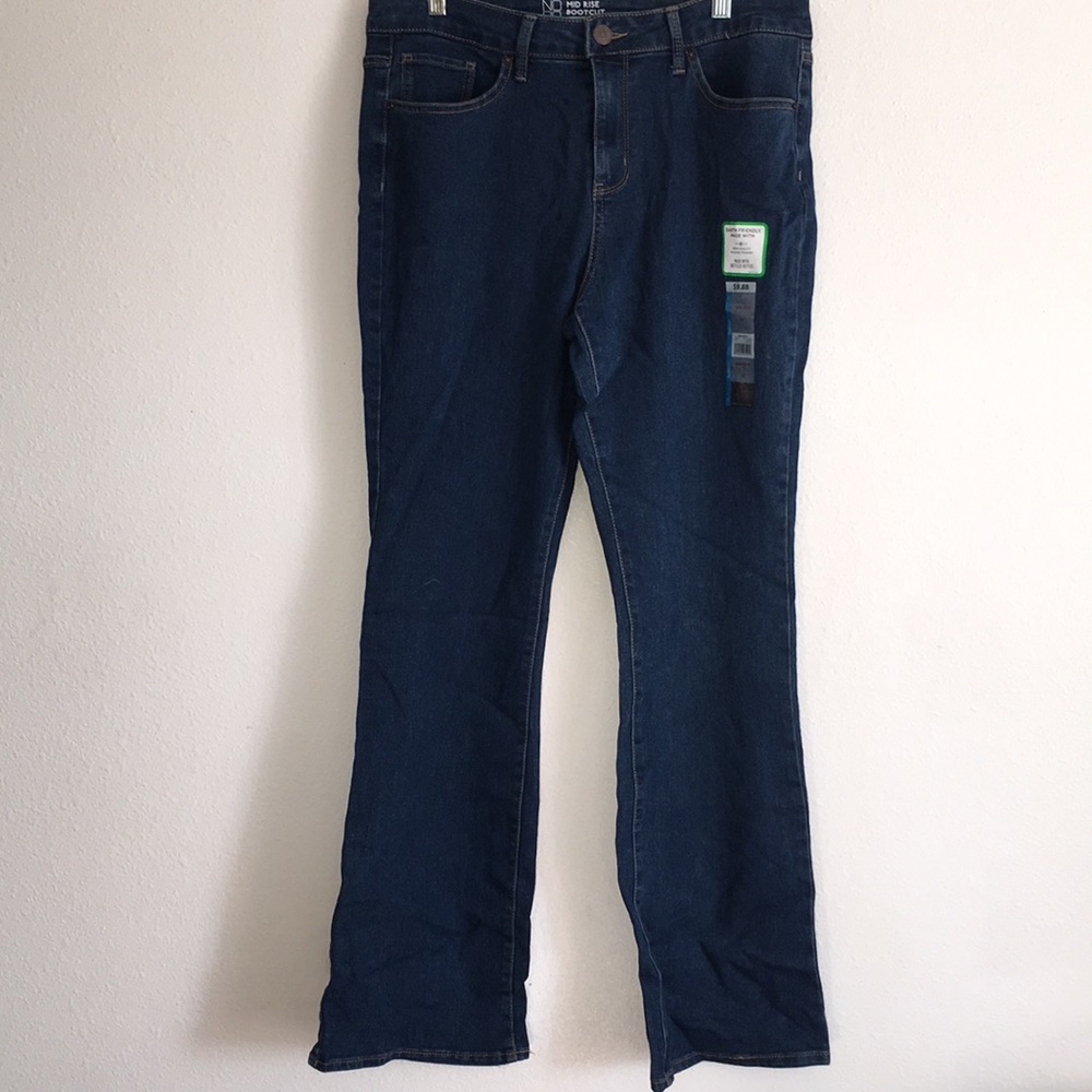 No Boundaries Mid Rise Bootcut Jeans